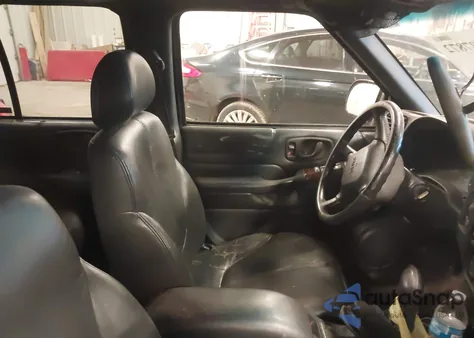 2000 GMC Jimmy Slt from USA, damaged, VIN 1GKDT13W2Y2331410